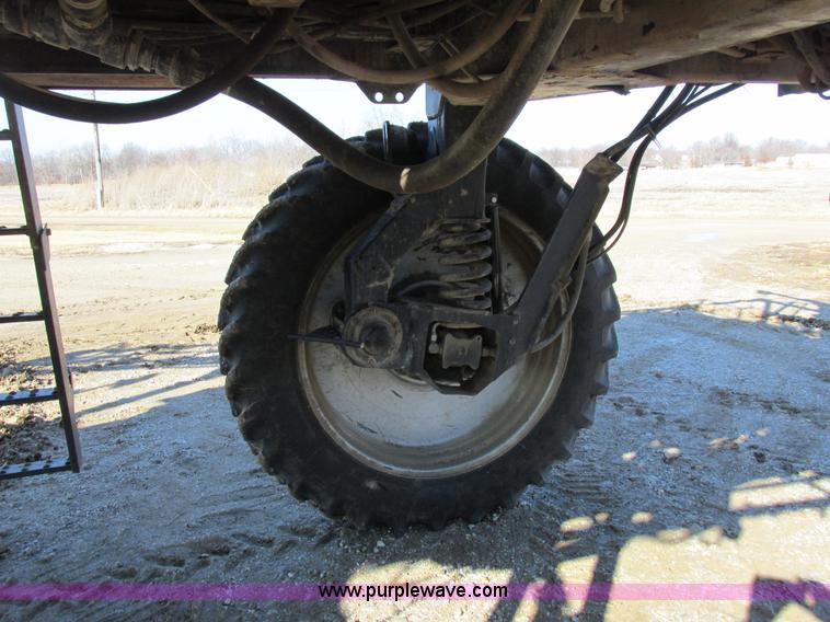 image for item I8752 2000 Case IH SPX3185 self-propelled sprayer