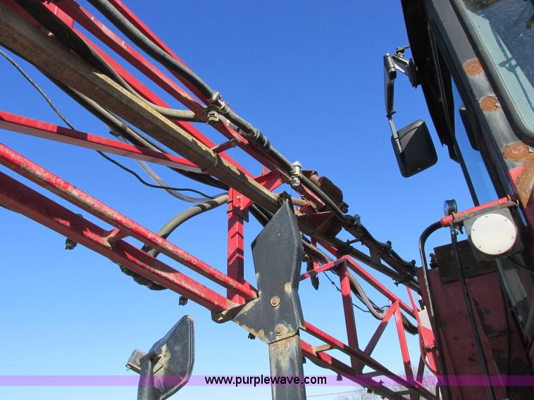 image for item I8752 2000 Case IH SPX3185 self-propelled sprayer