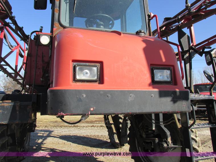 image for item I8752 2000 Case IH SPX3185 self-propelled sprayer