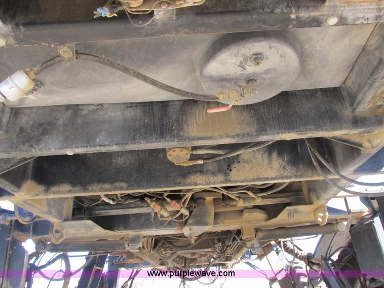 image for item I8752 2000 Case IH SPX3185 self-propelled sprayer