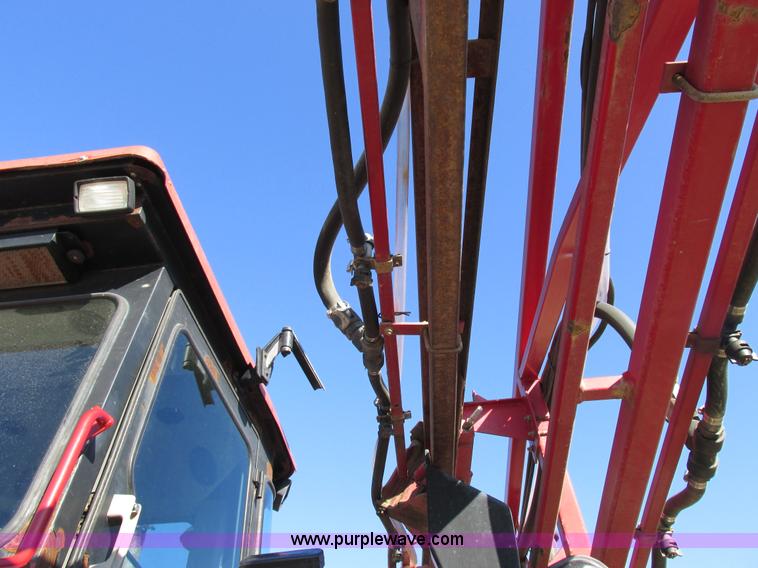 image for item I8752 2000 Case IH SPX3185 self-propelled sprayer