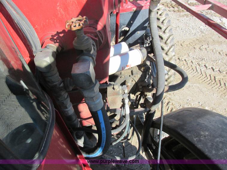 image for item I8752 2000 Case IH SPX3185 self-propelled sprayer