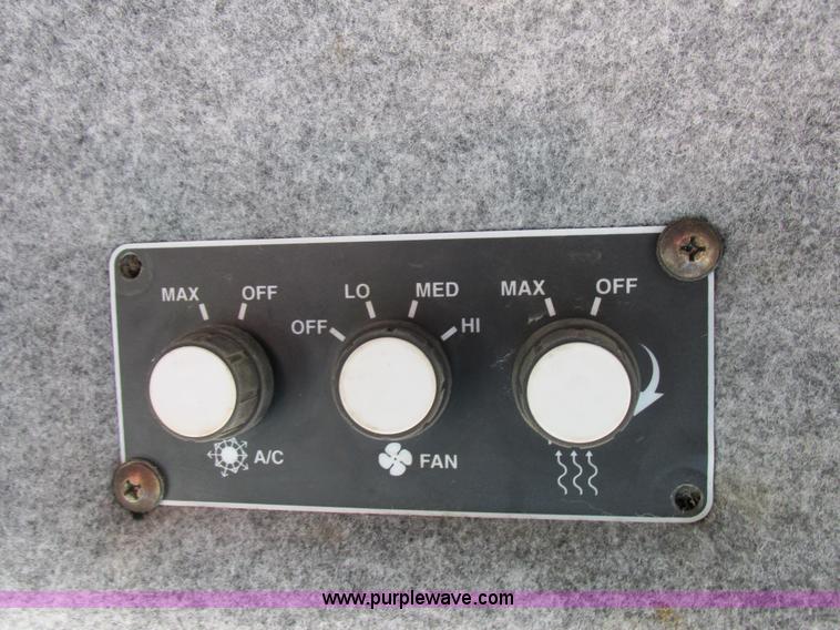 image for item I8752 2000 Case IH SPX3185 self-propelled sprayer