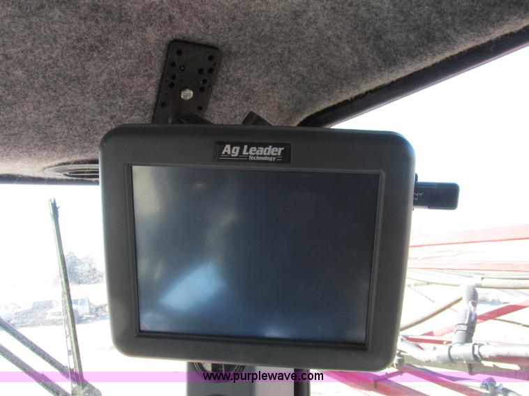 image for item I8752 2000 Case IH SPX3185 self-propelled sprayer