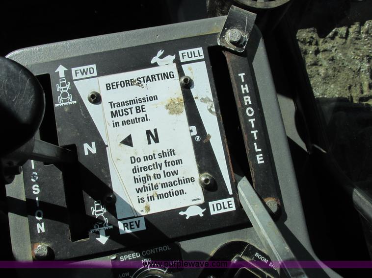 image for item I8752 2000 Case IH SPX3185 self-propelled sprayer