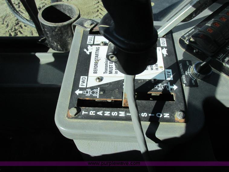 image for item I8752 2000 Case IH SPX3185 self-propelled sprayer