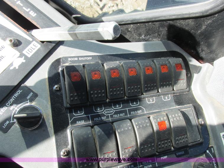 image for item I8752 2000 Case IH SPX3185 self-propelled sprayer