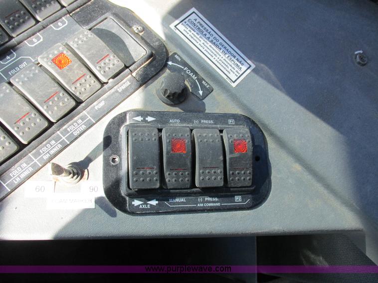 image for item I8752 2000 Case IH SPX3185 self-propelled sprayer