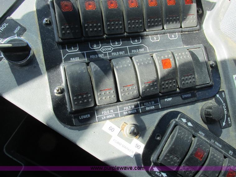 image for item I8752 2000 Case IH SPX3185 self-propelled sprayer