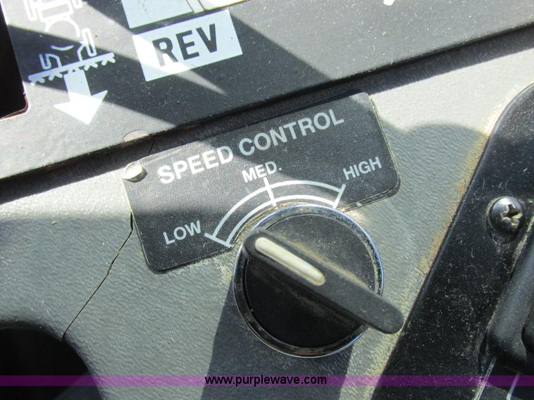 image for item I8752 2000 Case IH SPX3185 self-propelled sprayer