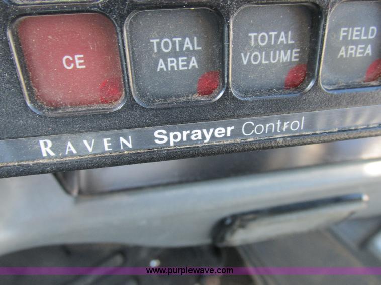 image for item I8752 2000 Case IH SPX3185 self-propelled sprayer