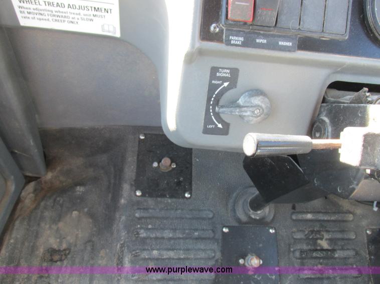 image for item I8752 2000 Case IH SPX3185 self-propelled sprayer