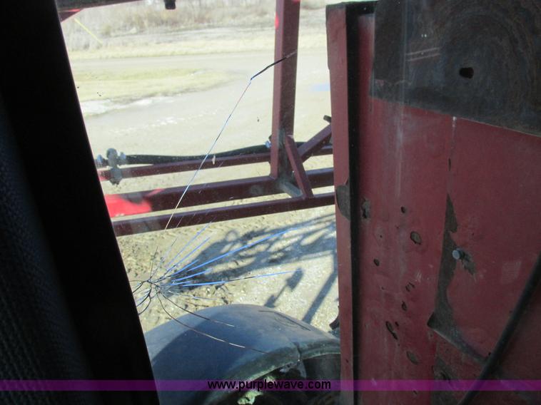 image for item I8752 2000 Case IH SPX3185 self-propelled sprayer