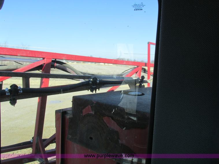 image for item I8752 2000 Case IH SPX3185 self-propelled sprayer