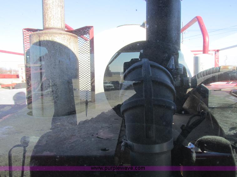 image for item I8752 2000 Case IH SPX3185 self-propelled sprayer