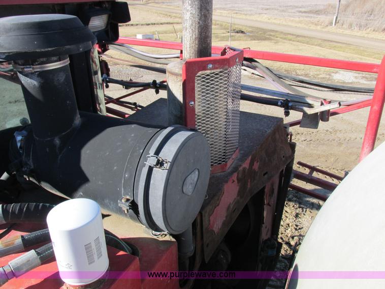 image for item I8752 2000 Case IH SPX3185 self-propelled sprayer