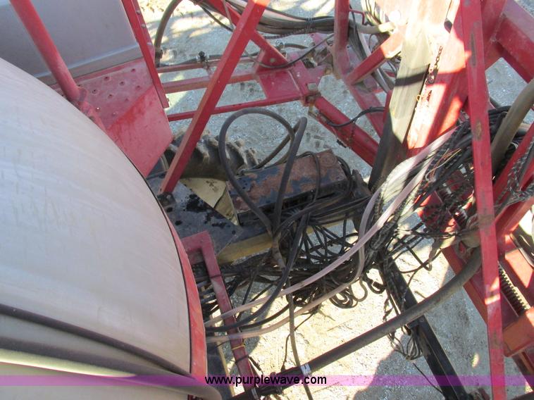 image for item I8752 2000 Case IH SPX3185 self-propelled sprayer