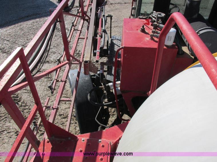 image for item I8752 2000 Case IH SPX3185 self-propelled sprayer
