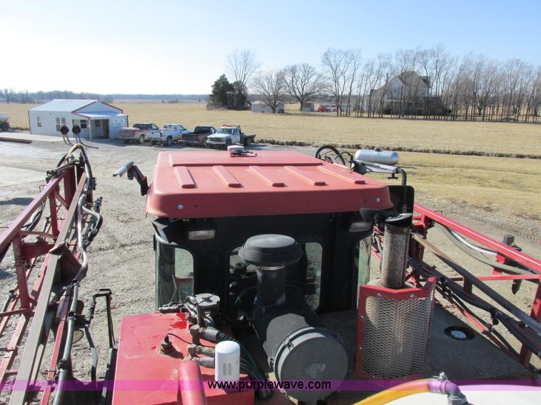 image for item I8752 2000 Case IH SPX3185 self-propelled sprayer