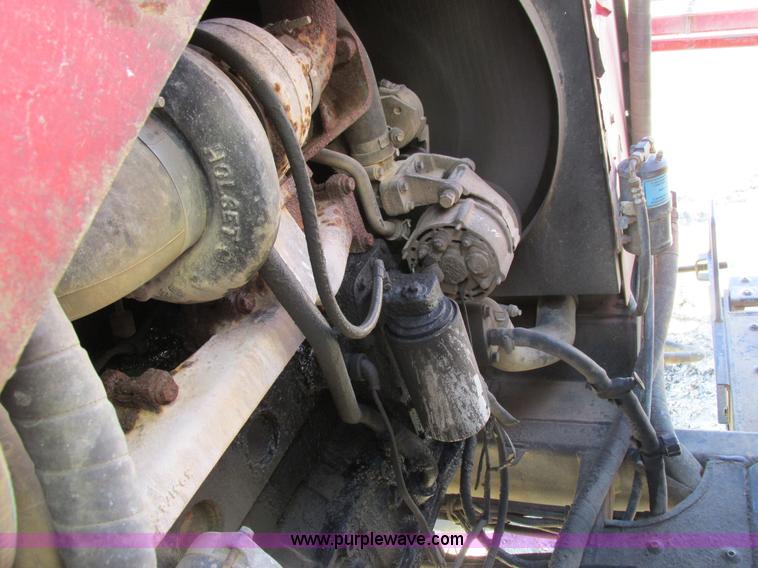 image for item I8752 2000 Case IH SPX3185 self-propelled sprayer