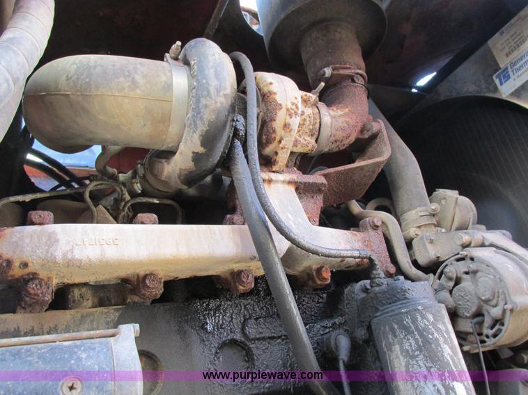 image for item I8752 2000 Case IH SPX3185 self-propelled sprayer