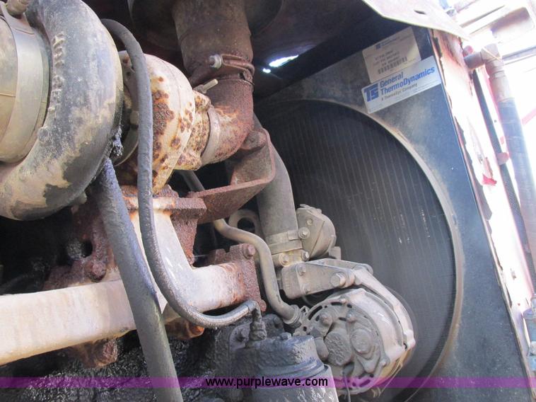 image for item I8752 2000 Case IH SPX3185 self-propelled sprayer