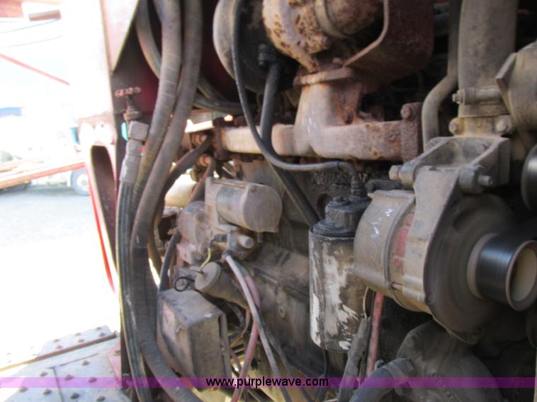 image for item I8752 2000 Case IH SPX3185 self-propelled sprayer