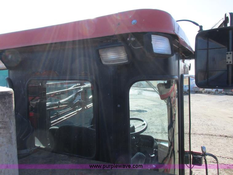 image for item I8752 2000 Case IH SPX3185 self-propelled sprayer