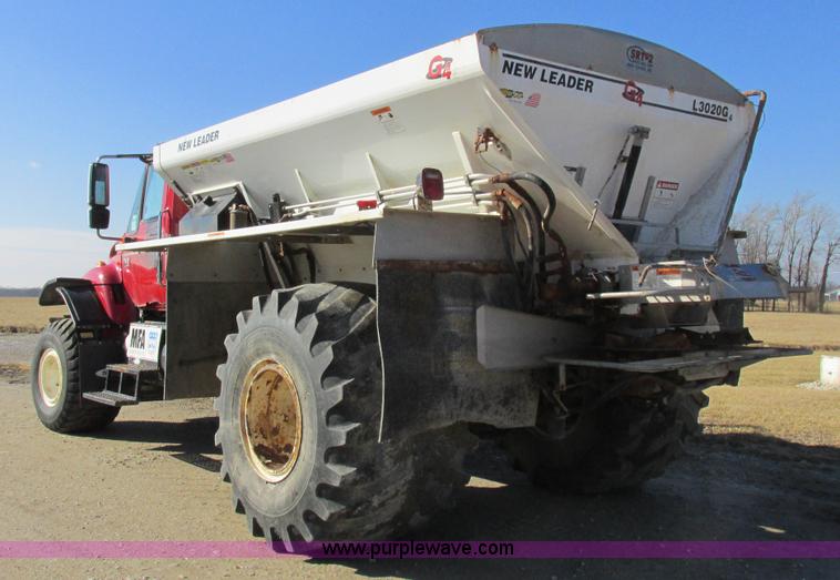 image for item I8753 2006 International 7400 fertilizer truck