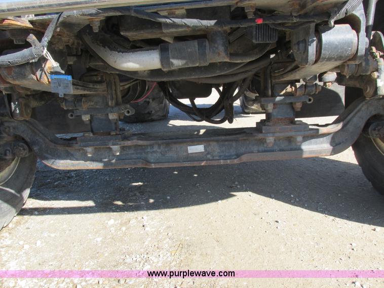 image for item I8753 2006 International 7400 fertilizer truck