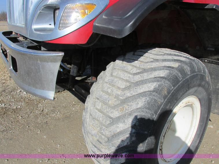 image for item I8753 2006 International 7400 fertilizer truck