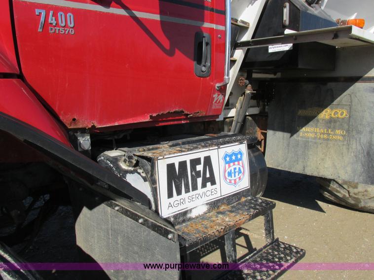 image for item I8753 2006 International 7400 fertilizer truck
