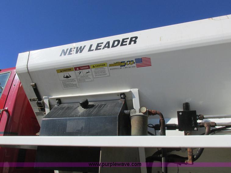 image for item I8753 2006 International 7400 fertilizer truck