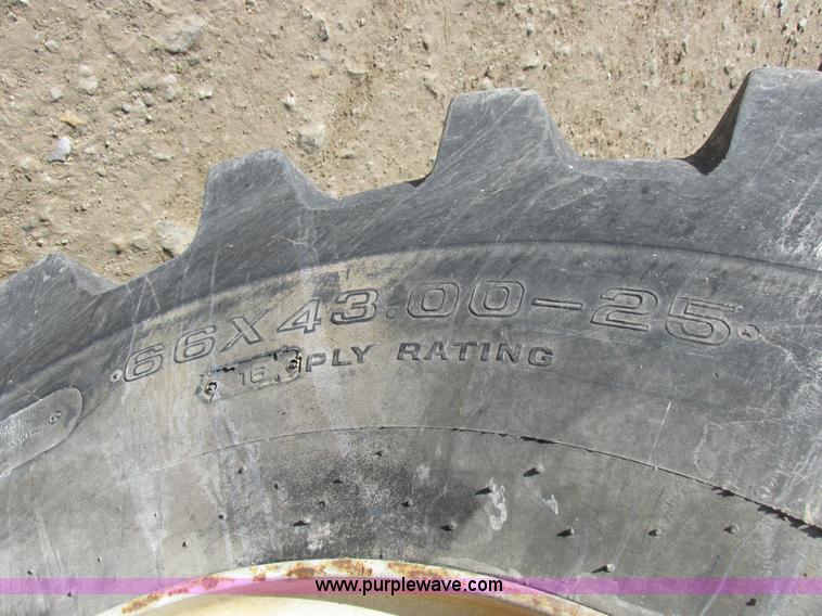 image for item I8753 2006 International 7400 fertilizer truck