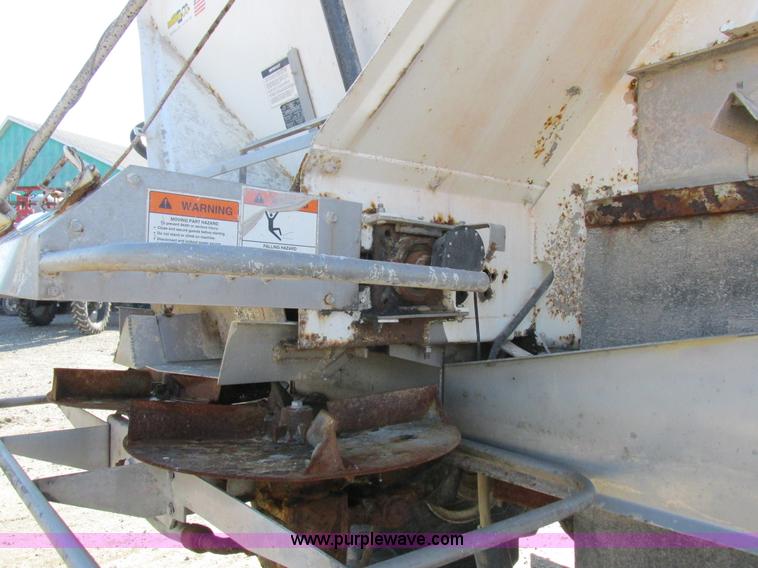 image for item I8753 2006 International 7400 fertilizer truck