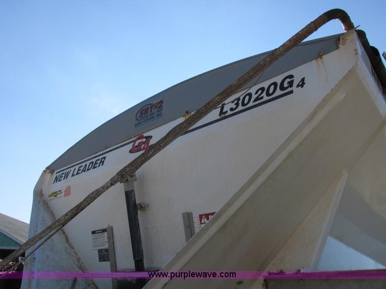 image for item I8753 2006 International 7400 fertilizer truck