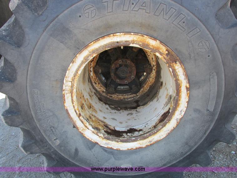 image for item I8753 2006 International 7400 fertilizer truck