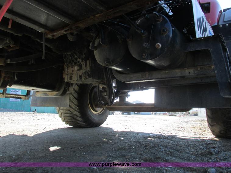 image for item I8753 2006 International 7400 fertilizer truck