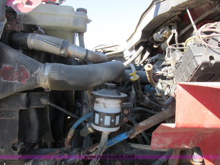 image for item I8753 2006 International 7400 fertilizer truck