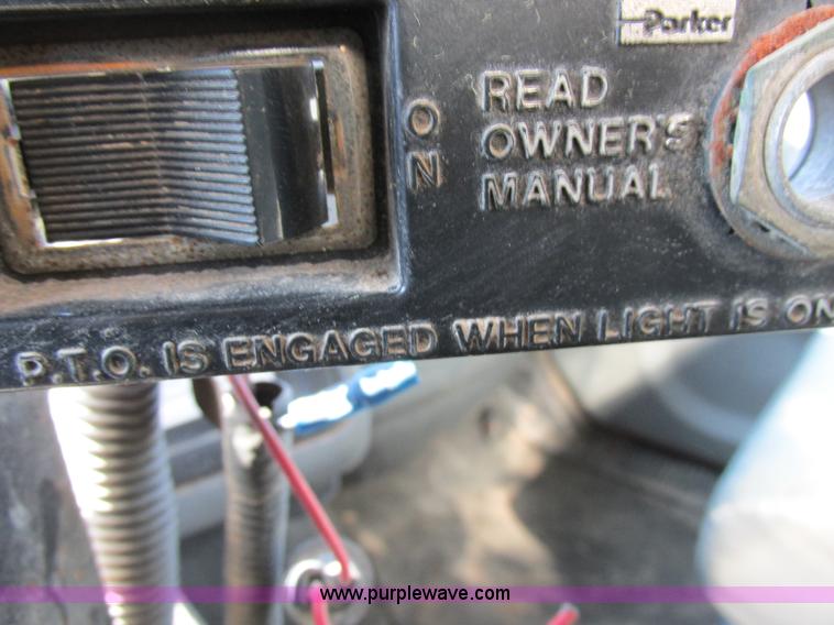 image for item I8753 2006 International 7400 fertilizer truck