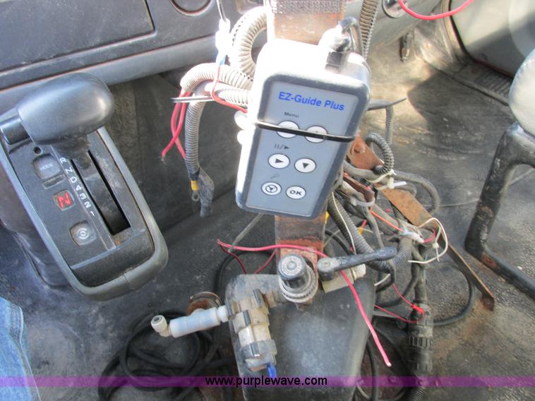 image for item I8753 2006 International 7400 fertilizer truck