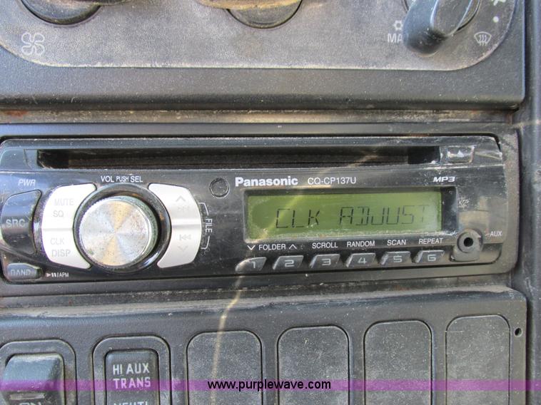 image for item I8753 2006 International 7400 fertilizer truck