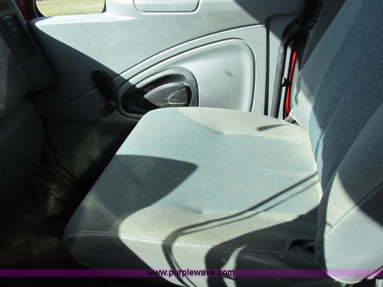 image for item I8753 2006 International 7400 fertilizer truck