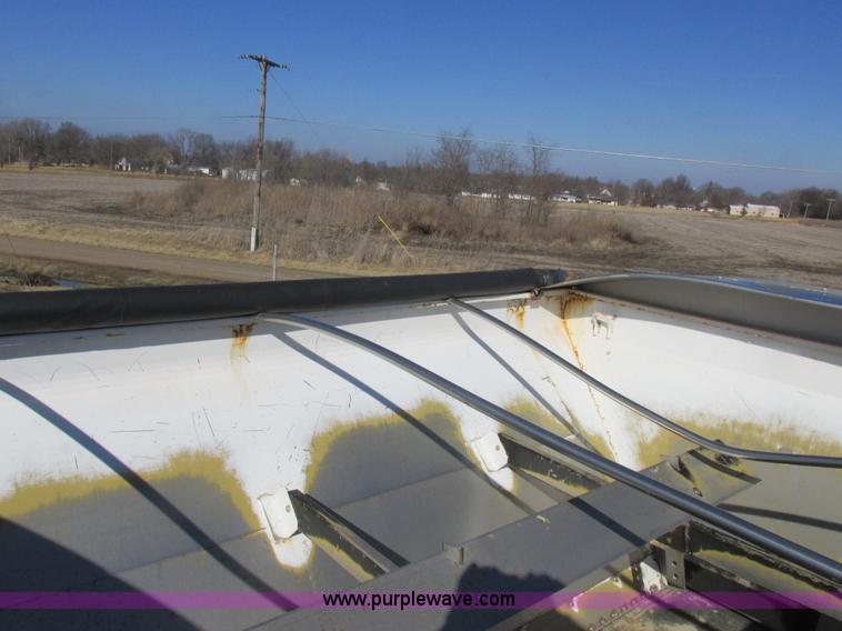 image for item I8753 2006 International 7400 fertilizer truck