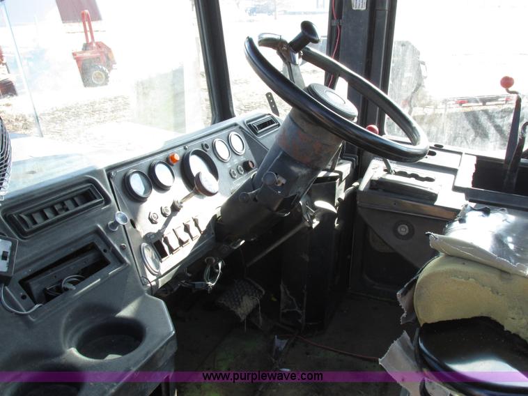 image for item I8789 1980 Steiger Panther III PTA325 4WD tractor