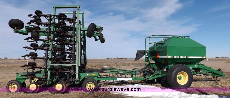 image for item K3127 John Deere air seeder drill and cart