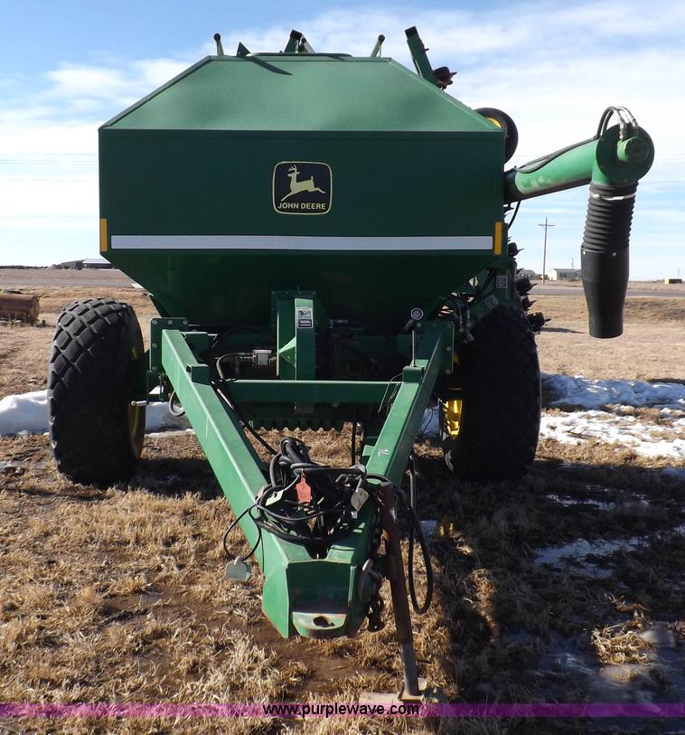 image for item K3127 John Deere air seeder drill and cart