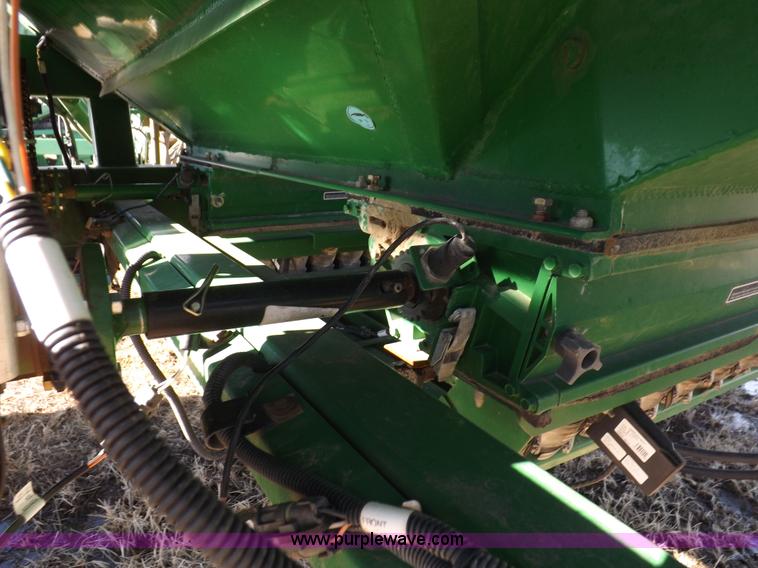 image for item K3127 John Deere air seeder drill and cart