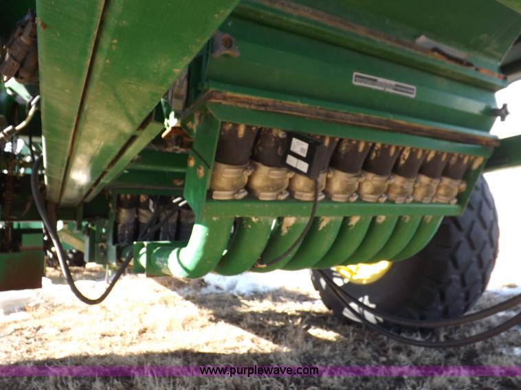 image for item K3127 John Deere air seeder drill and cart