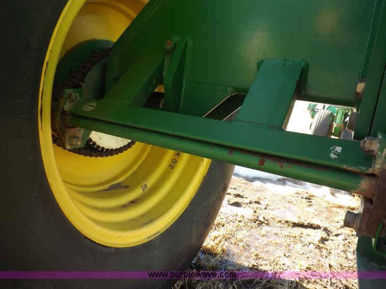 image for item K3127 John Deere air seeder drill and cart